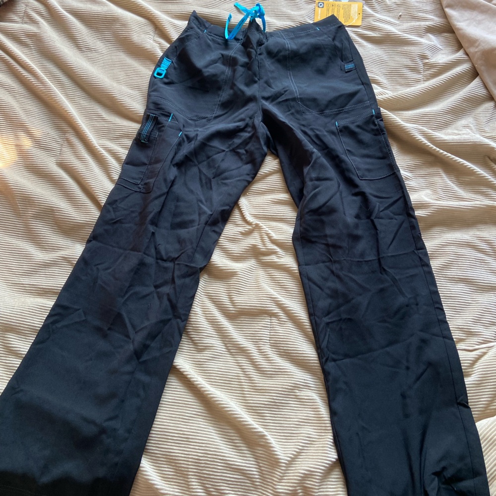 Carhartt scrub pants size small, brand new.